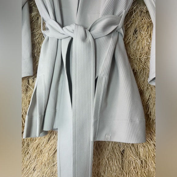 Lululemon•Ribbed Softstreme Belted Wrap•Bone white•LIKE NEW•size 12 - Picture 8 of 16